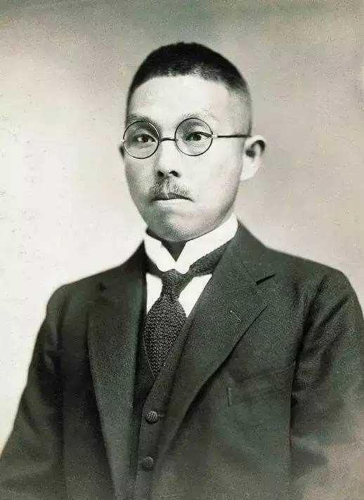 十大元帅30岁时是啥级别：徐向前最高，林彪是师长，朱德排第九