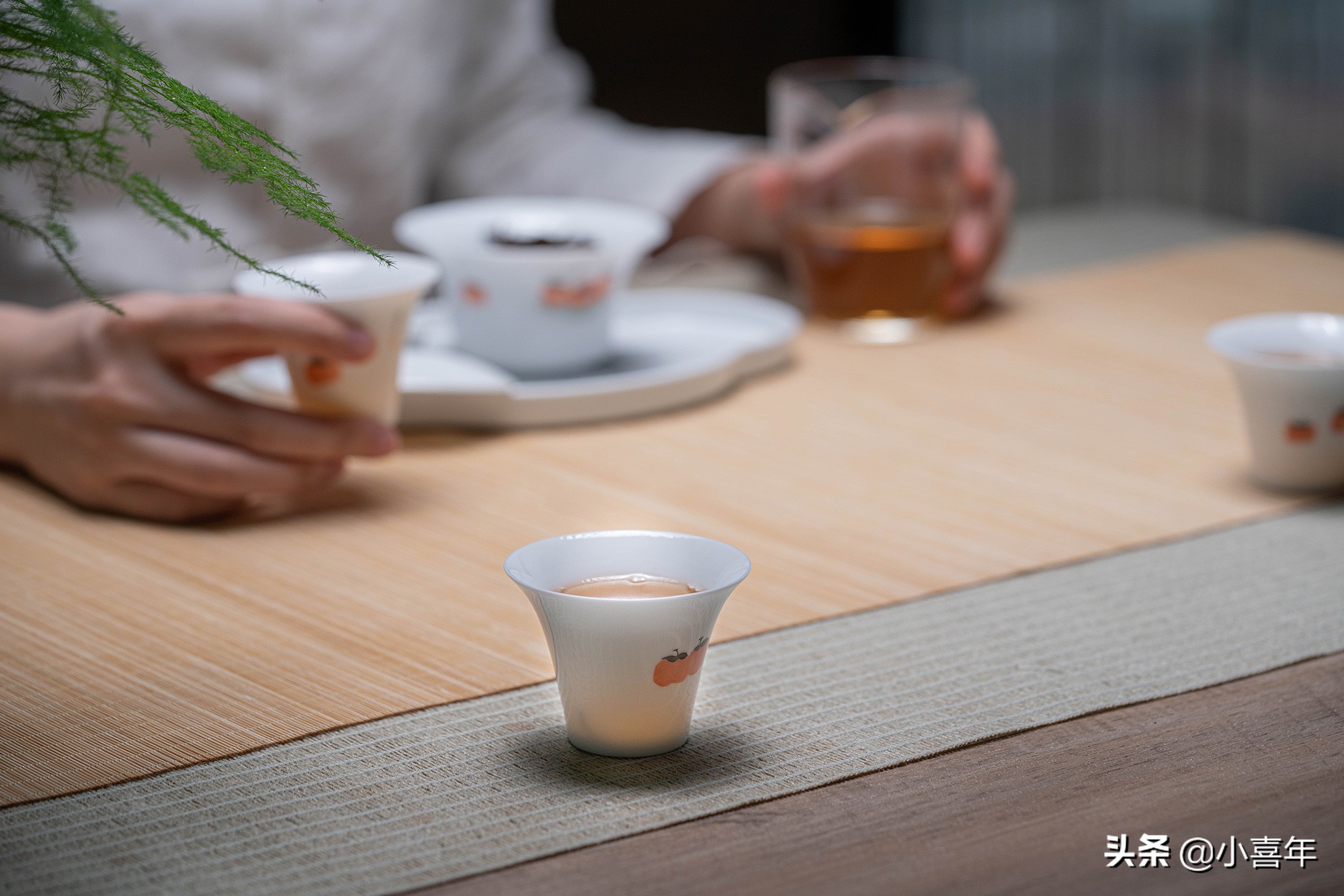发朋友圈晒喝茶的短句（喝茶时适合发的15句走心文案）