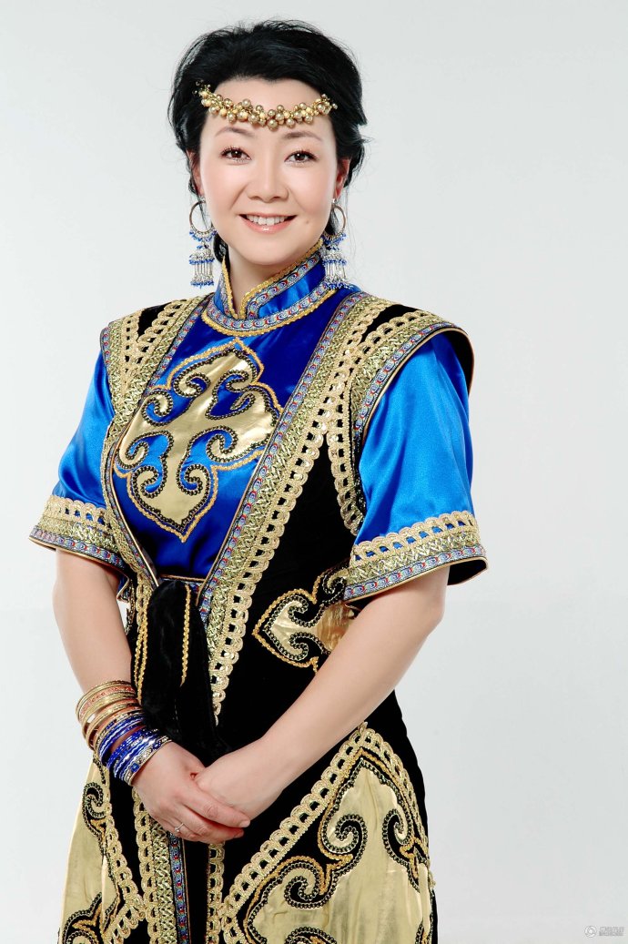 17位内蒙女星 17朵草原上美丽的花 个个又美又实诚 比江南美女更耐看