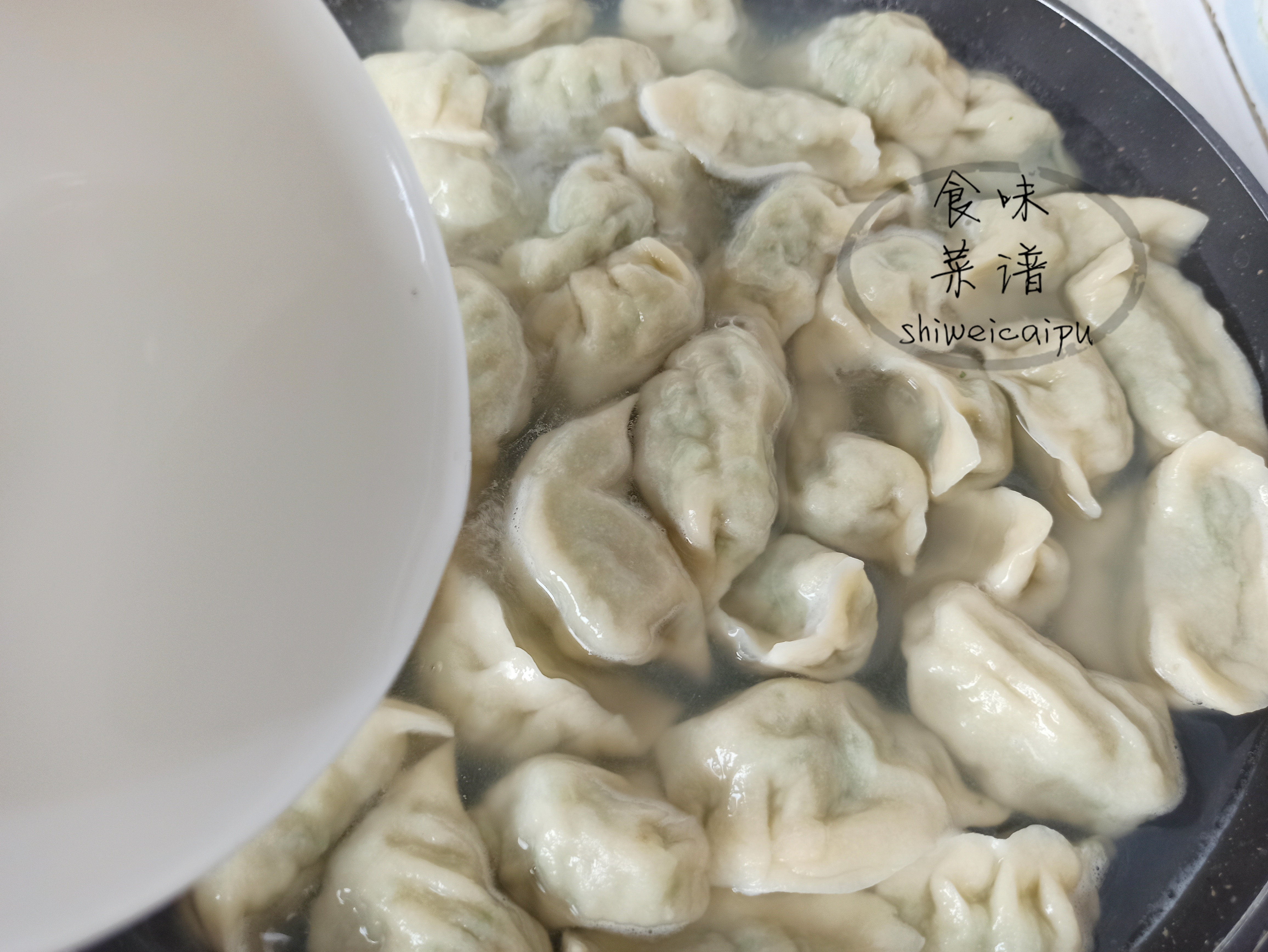 速冻水饺的正确煮法，不开裂、不破皮、不露馅，和现包的一样好吃