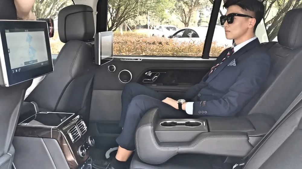 试驾路虎揽胜加长版：为什么它比X7和GLS，豪华地位更高？