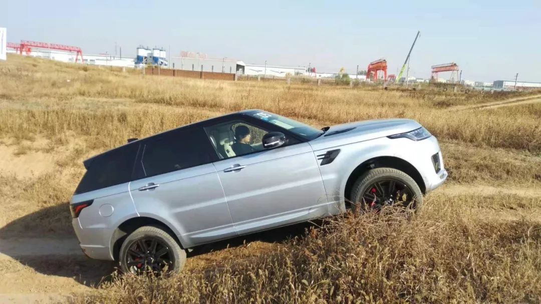 大排量也有小智慧 | 点滴试驾路虎揽胜运动版