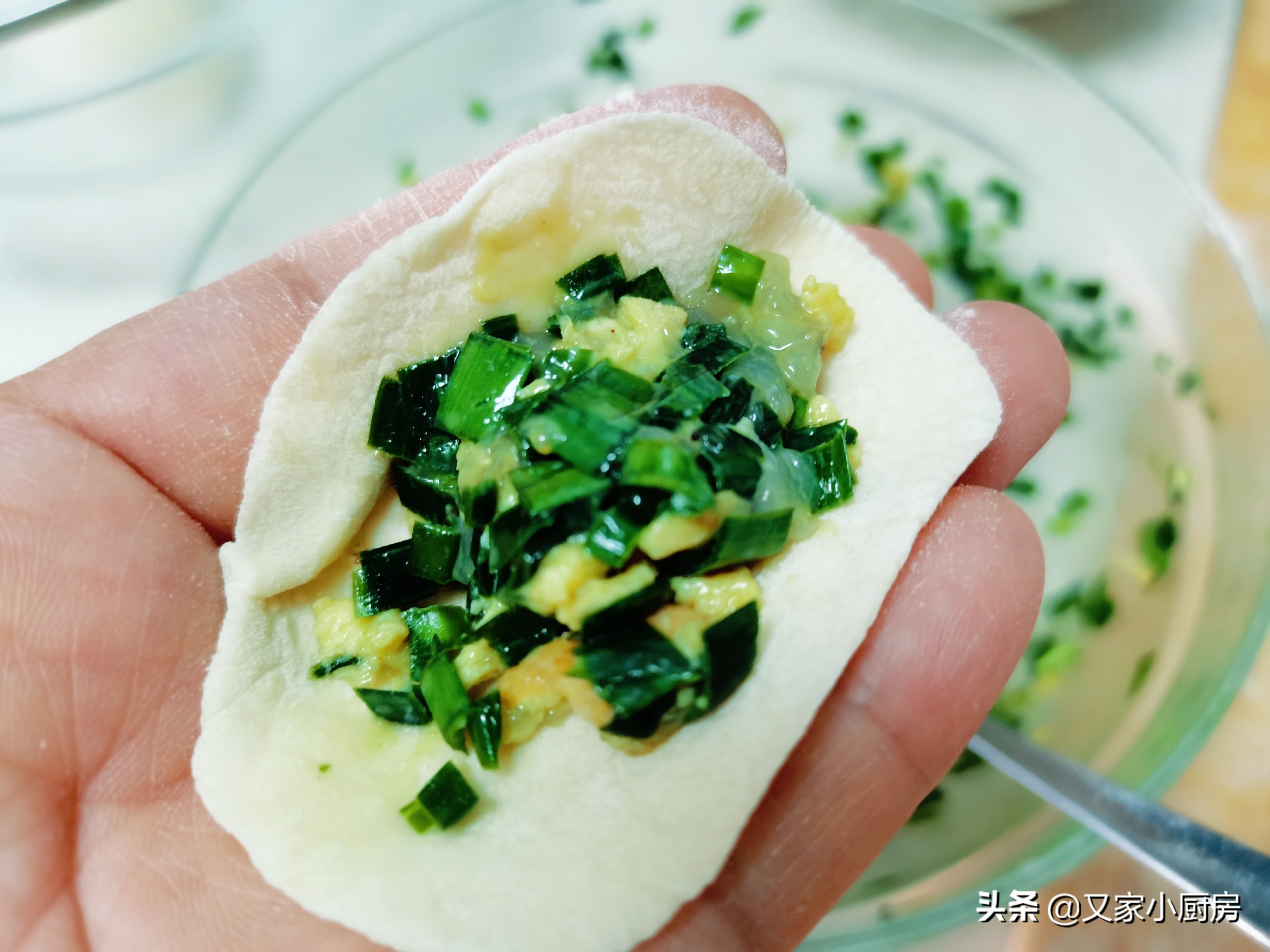 三鲜馅的饺子怎样调拌最好吃？教你一个技巧，饺子鲜香好吃不出水