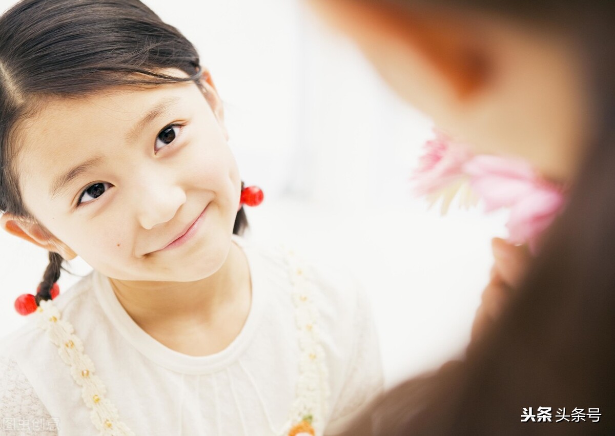 母亲劝女儿不要怨恨婆婆，女儿明事理叫老公回家为婆婆修葺房屋