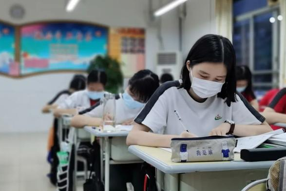 高三教室开空调，学生每天需要上交3元费用，家长：这收费合理吗