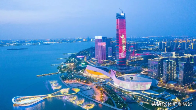 从2.95万降到2.4万！苏州楼市退潮，花了一万亿造了座鬼城