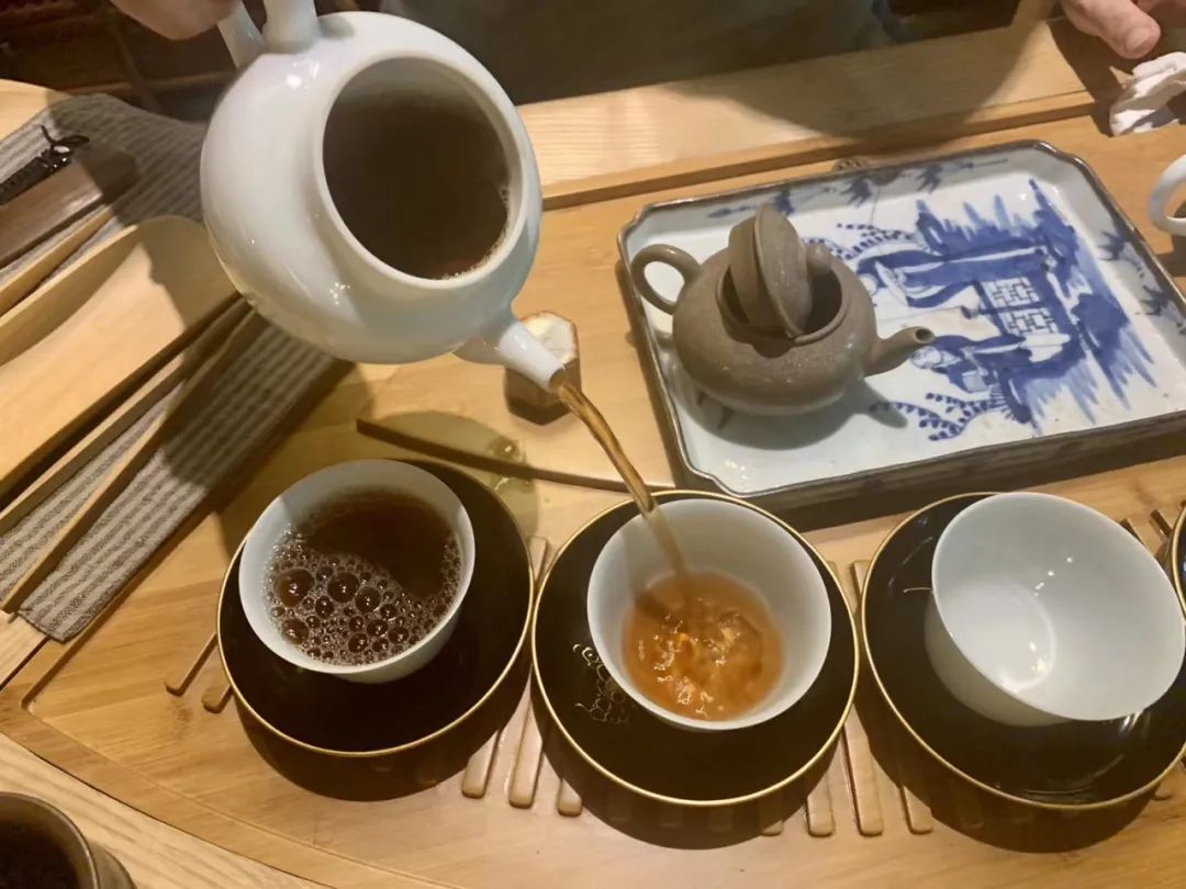 美茶，加咖啡，一杯又一杯