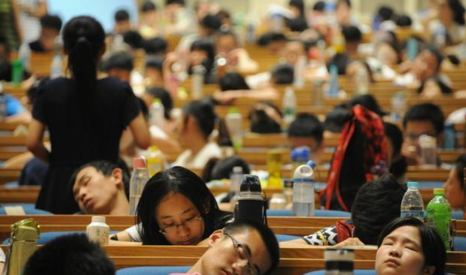 考上了大学，才发现自己有“高中后遗症”，大学生的经历太真实了