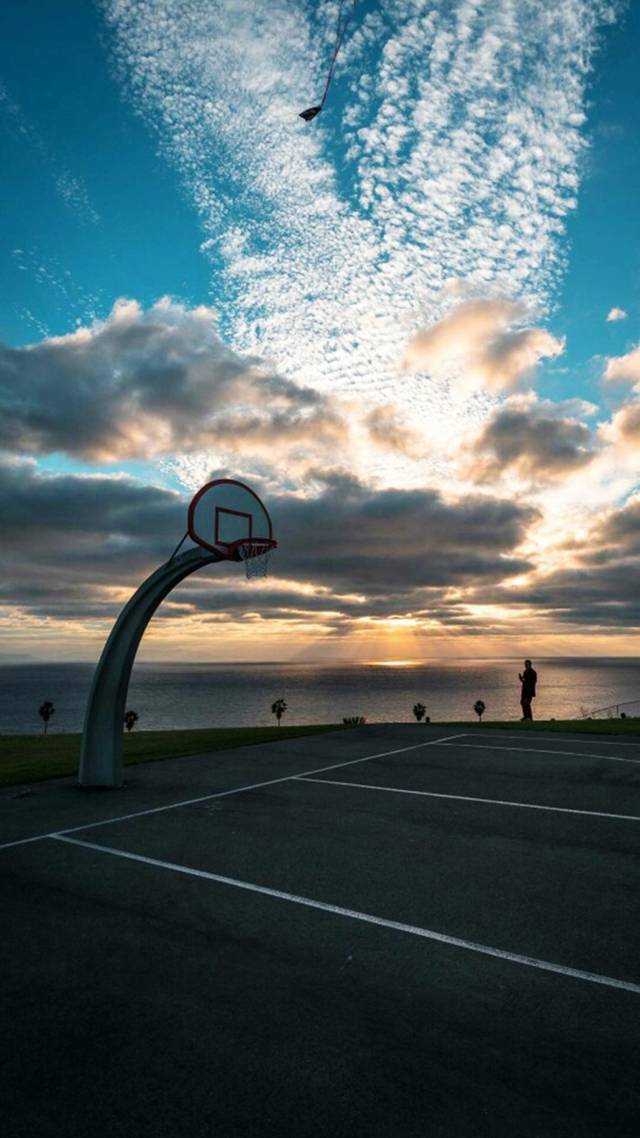 nba为什么场馆不露天(NBA户外场地比赛提上日程，这让篮球变为世界第一运动成为可能)