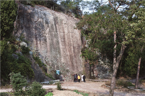 你知道历史上第一个11米大的"佛"字,在浙江仙居县的石头禅院吗?