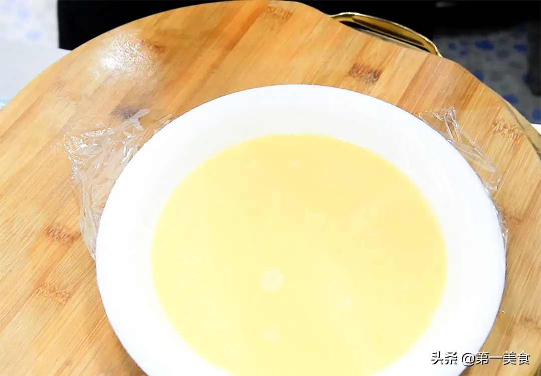***蛋羹怎么做才好吃，厨师长分享窍门，***蛋鲜嫩，没有蜂窝
