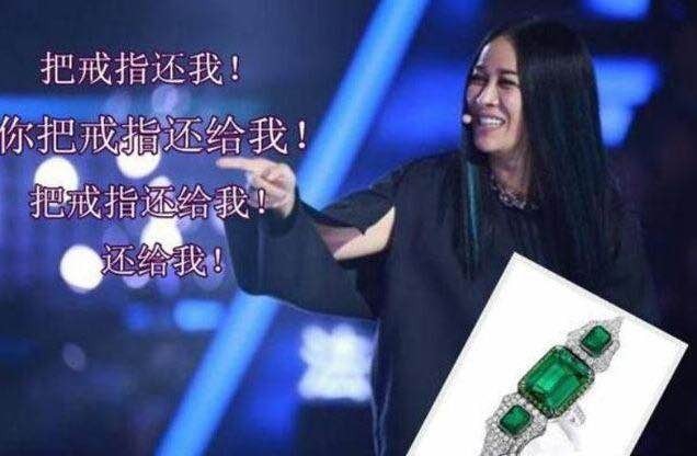 假唱被揭穿的10位艺人，一个比一个敷衍，有人倒拿话筒唱完整首歌