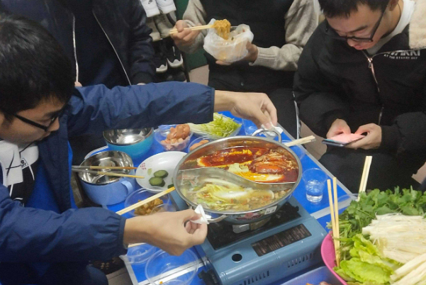 为啥大学宿舍到点就熄灯？学姐总结的这4点原因，解开你的疑惑