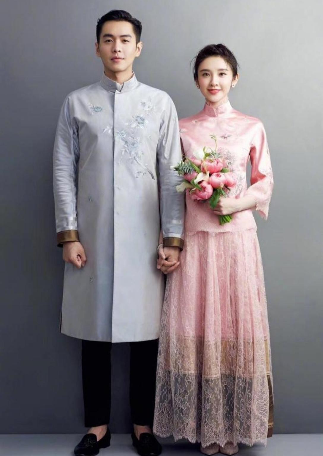 唐艺昕与父母带1岁女儿出游，身材纤细不像娃妈，身旁不见张若昀