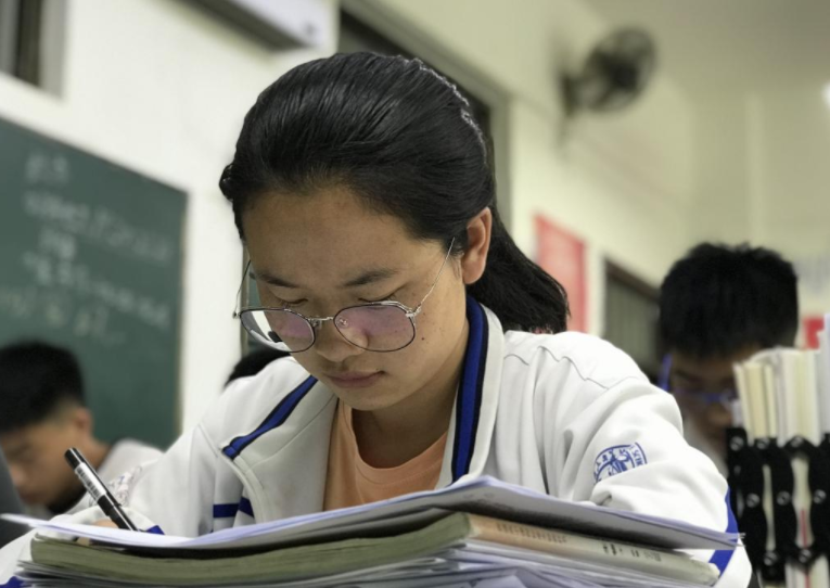 四川这4所大学害人不浅，名字听着高大上，毕业证却如同一张废纸