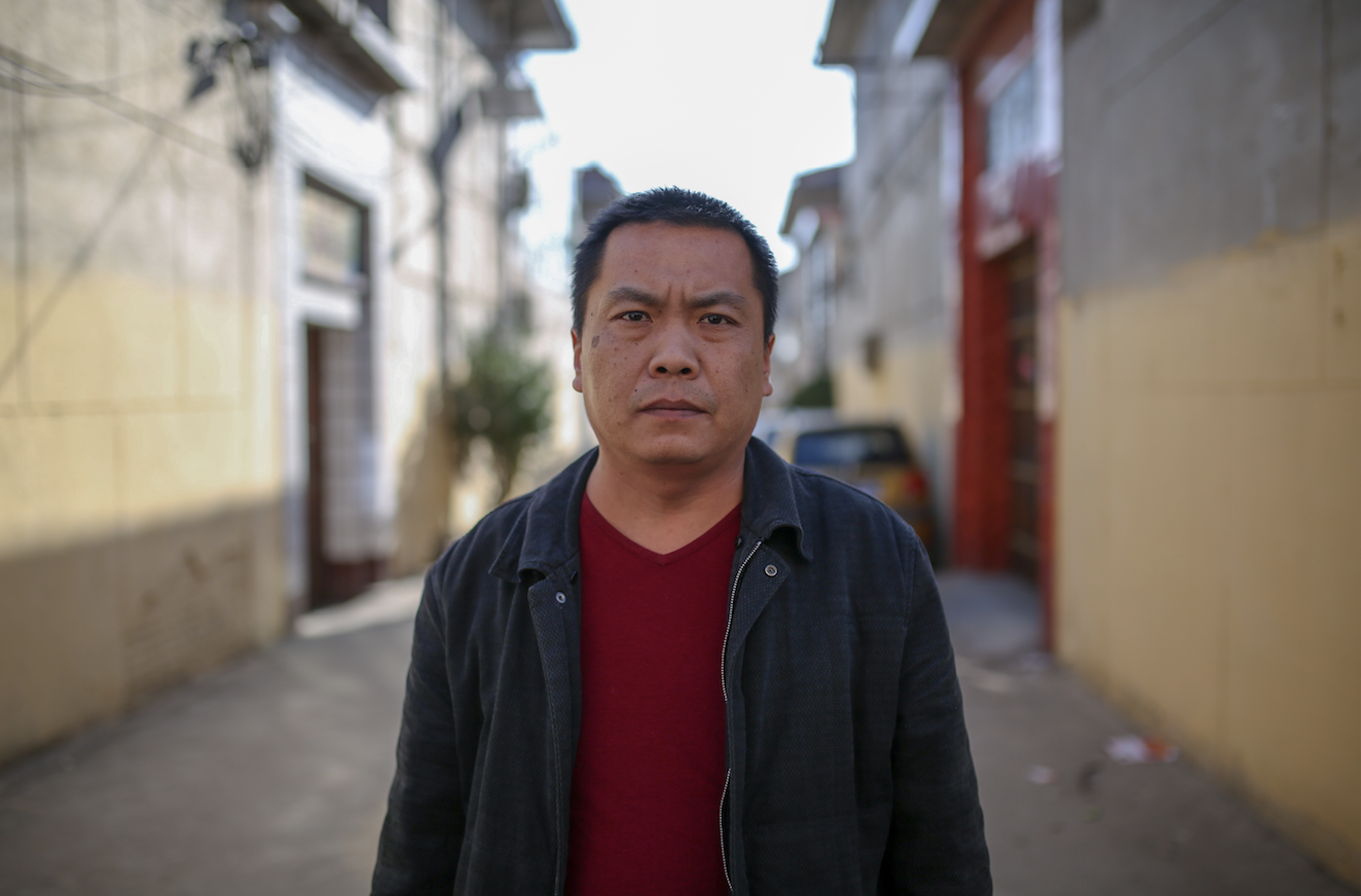 17年前“官二代”被捅49刀身亡，“凶犯”判死缓喊冤至今，最高法日前决定再审