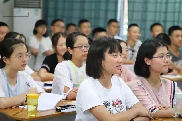 高考当天别穿“校服”，可能会影响高考成绩，提前了解不吃亏