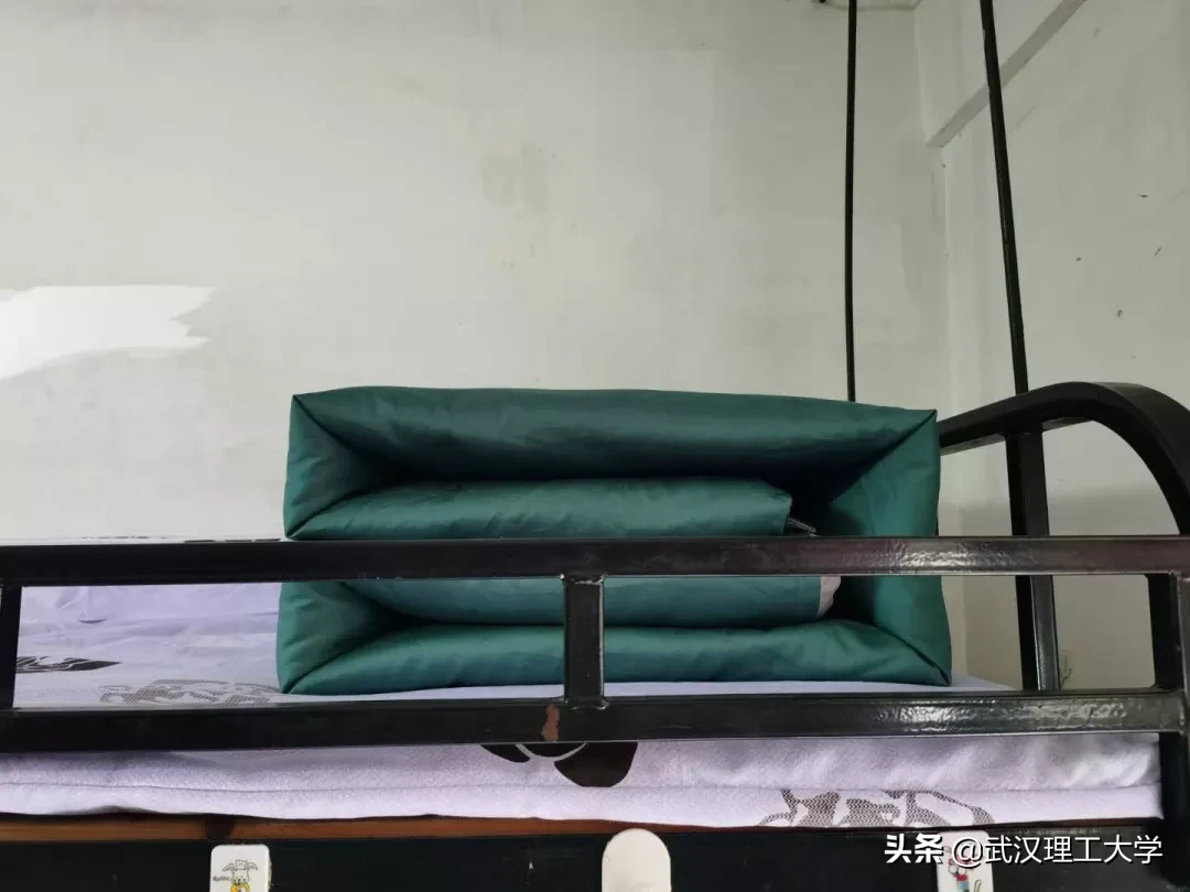 扬外必先务内——细雨中别样的军训，正在上演