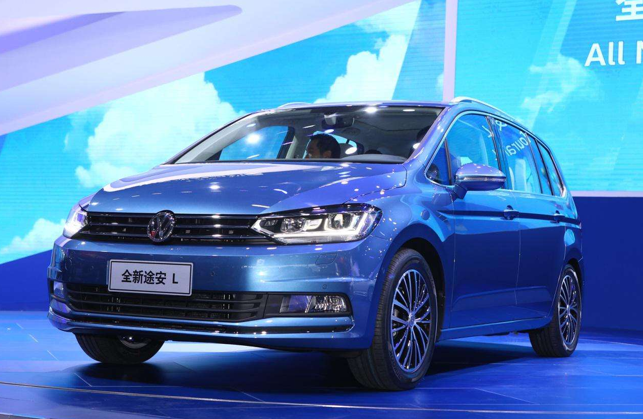 大众途安l大众途安l侧面外观方面,途安l在外观的设计上面延续了家族式