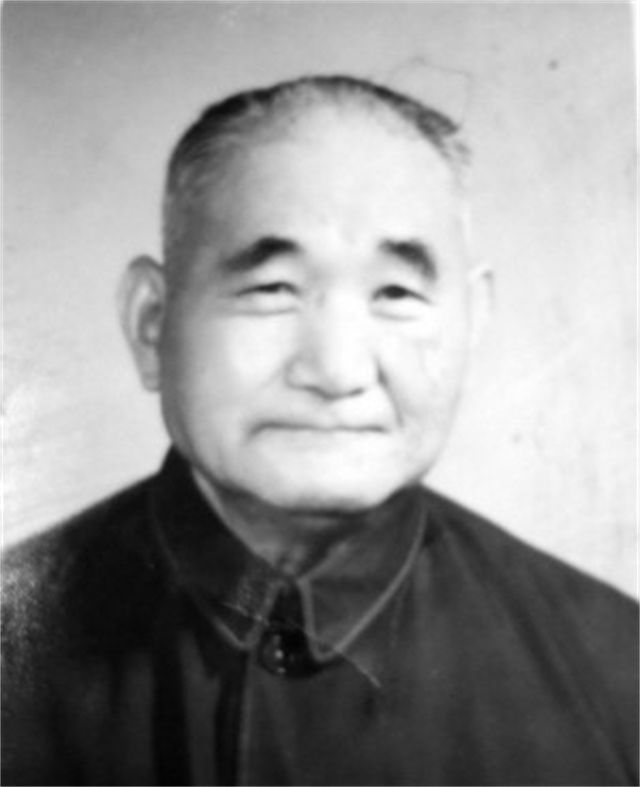 妇产科主任金茂岳为江青接生，毛主席叮嘱道：不需要对她特殊照顾