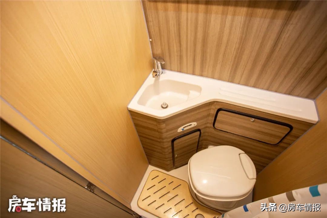 全新大通V90房车来啦！配2.0T发动机参数超依维柯，起售价真便宜
