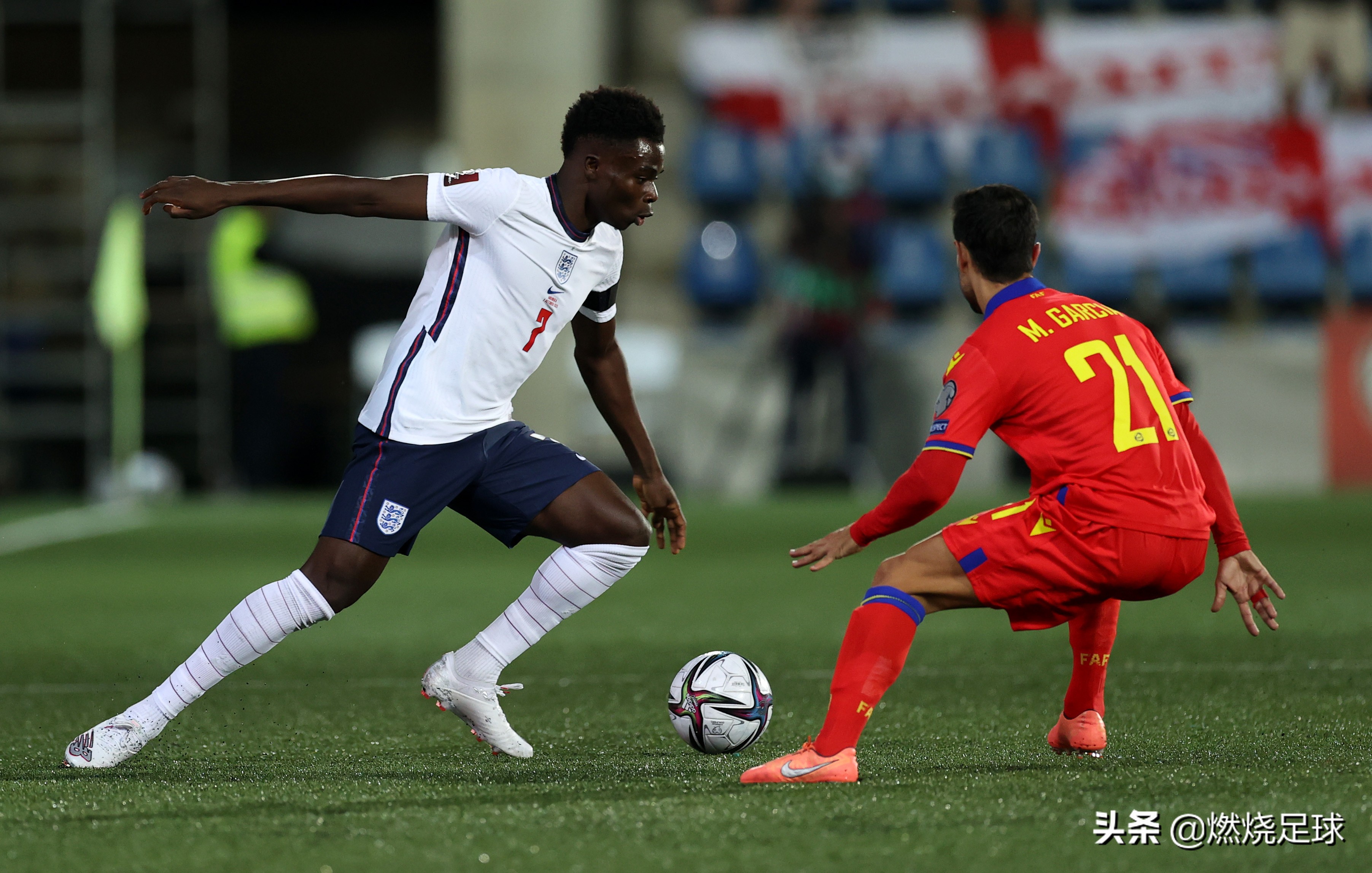 英格兰5比0强势晋级世界杯(5-0！英格兰接近晋级世界杯，曼联飞翼2助攻，切尔西巨星首球)