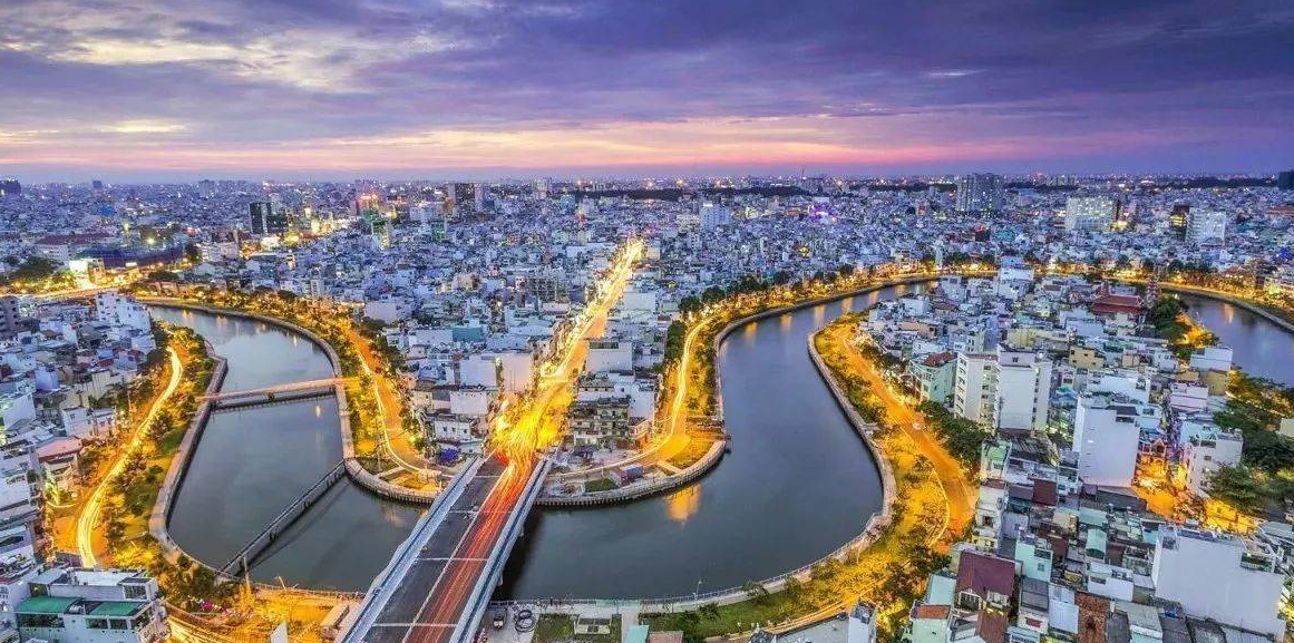 越南“挑衅恩师”终自食恶果，亲华元首长征继任，再次效仿中国