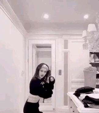 “华为小公主”的一支舞，暴露娱乐圈多少明星的尴尬