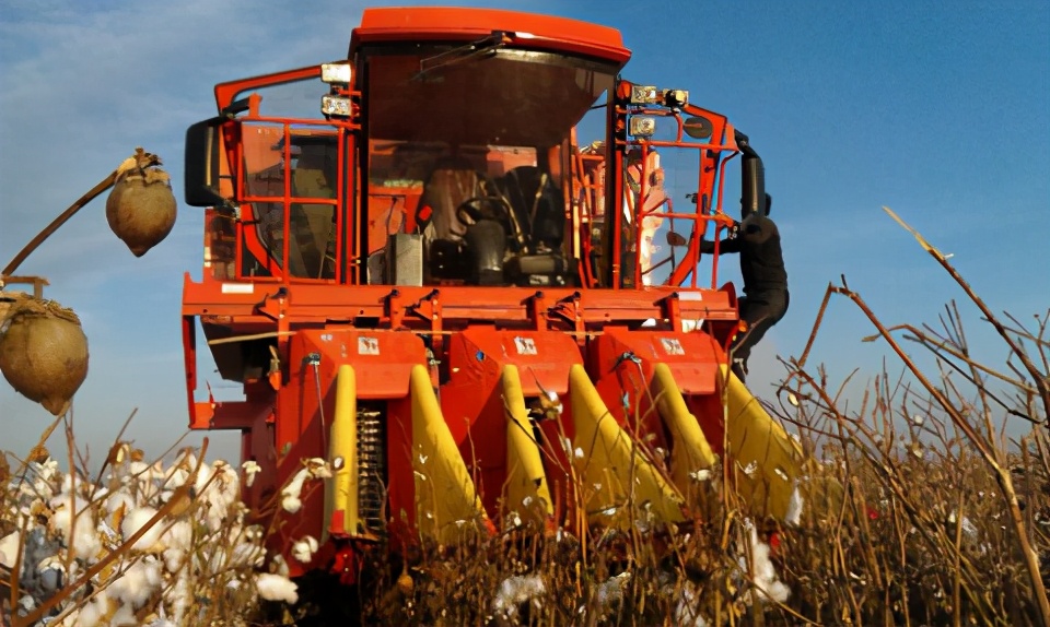 自动收割机多少钱一台(新疆自治区棉花收获机主要品牌销量及售价)