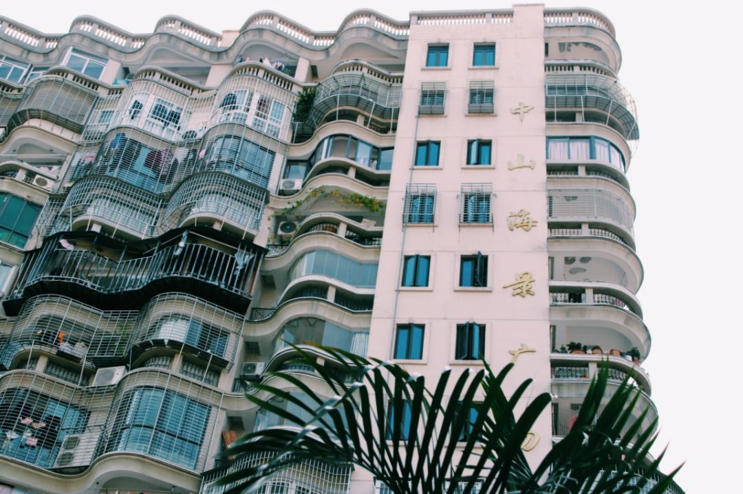 老破小一平10万+！我们走遍厦门18所名校，为你曝光最贵学区房！