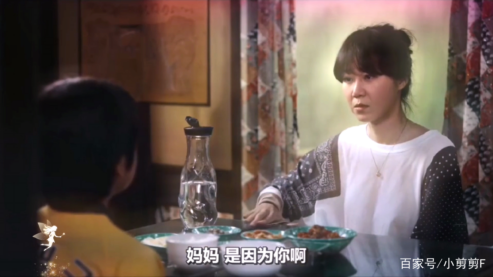 当骆驼绽放时，聪明的孩子说颜色。