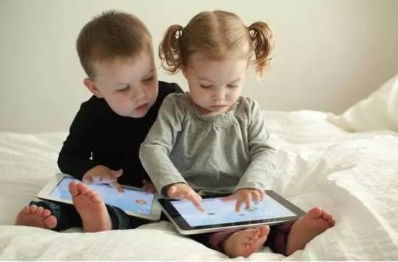 语言发育迟缓科普干货，语言发育迟缓可以自愈吗，原因有哪些？