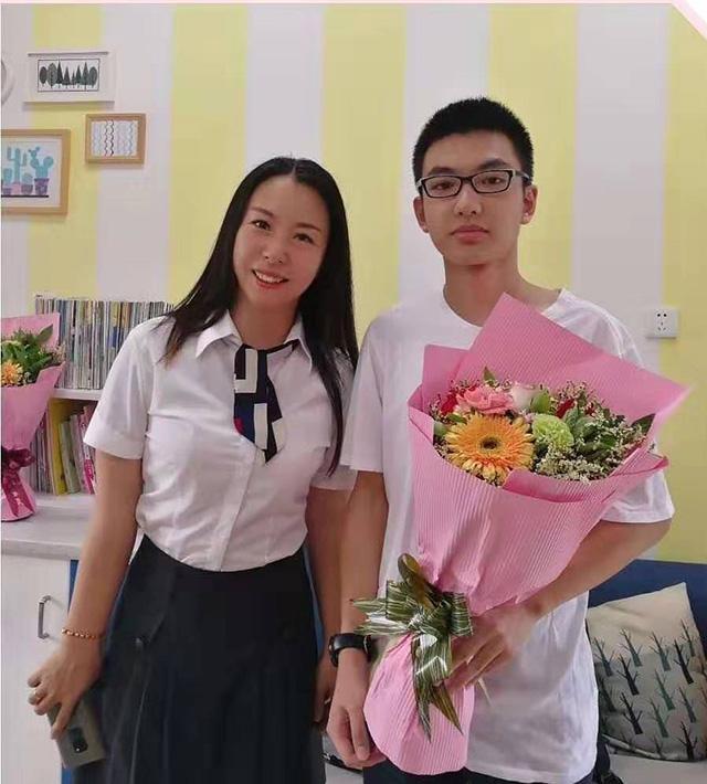 杨晨煜：从不上补习班高考730分，面对媒体：杨妈妈分享4点教育观