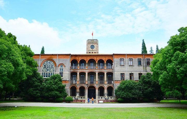 江苏省大学排名出炉，苏大进入前三甲，江苏大学位列第四名