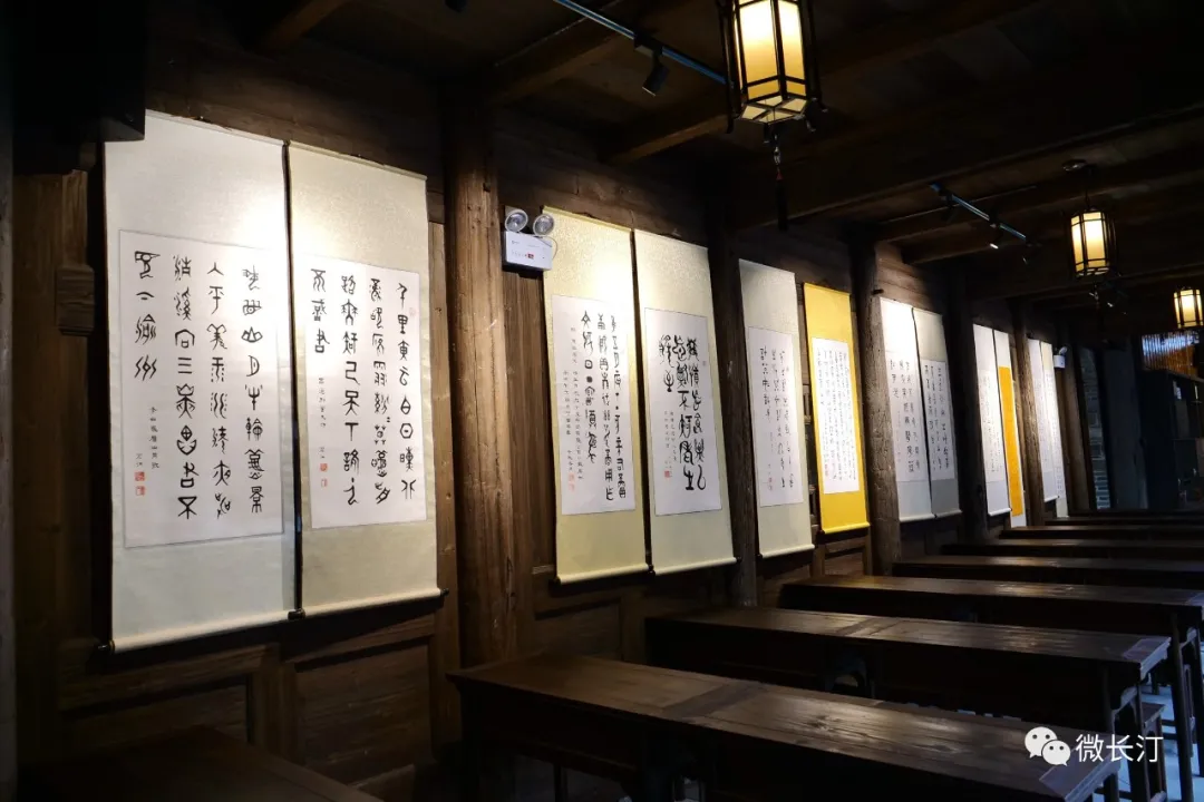 长汀:卧龙书院冠山甲骨文作品展 为古汀州名城文化添光彩