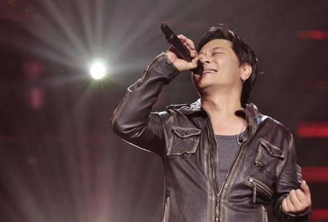 王杰:原生家庭给予他伤害,成名后嗓子被毒哑,再次复出已过气