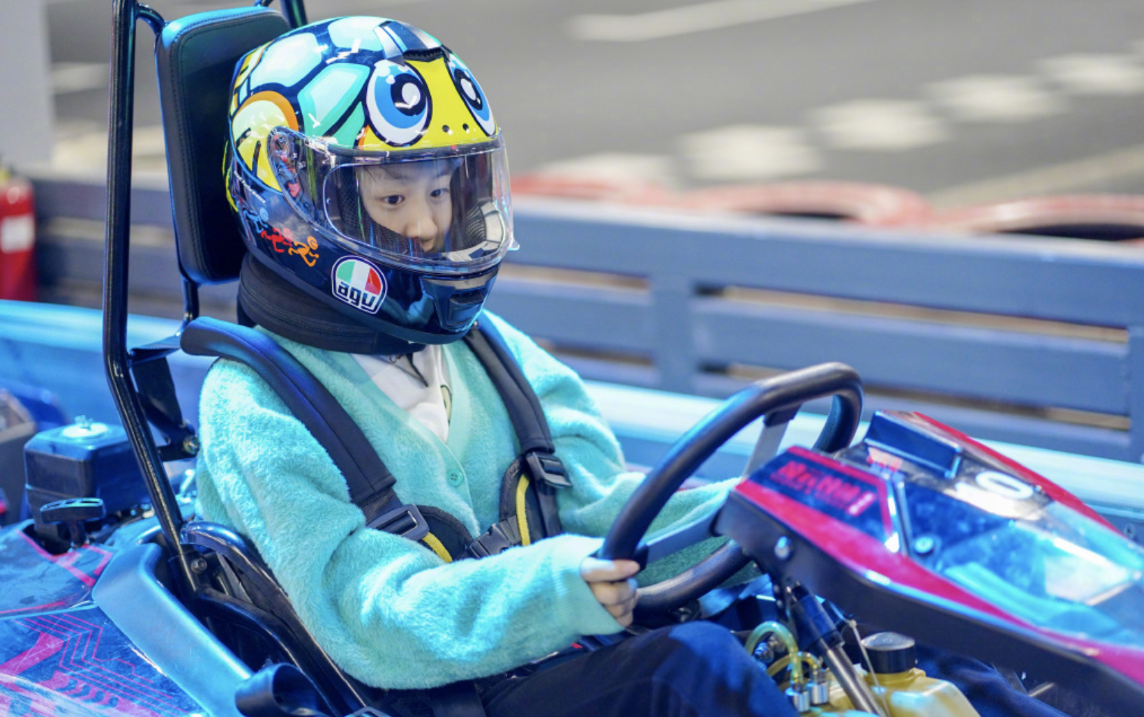 小亮仔10岁生日，田亮全家开赛车庆祝，网友却森碟森碗傻傻分不清