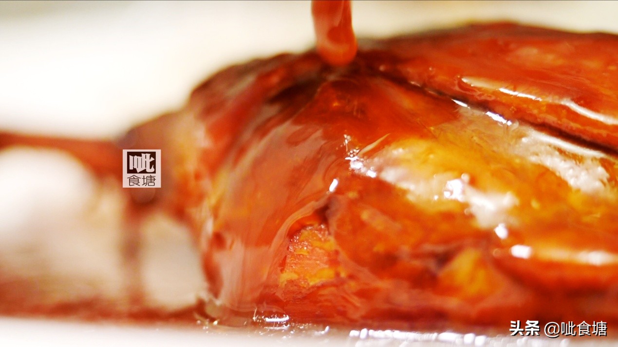 鸭腿怎么做才算好吃？收藏这个做法，让你能吃出烤鸭和烧鸭的味道