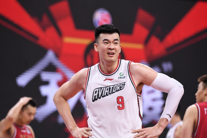 中国有哪些nba篮球运动员(目前中国篮坛最高的十大球员)