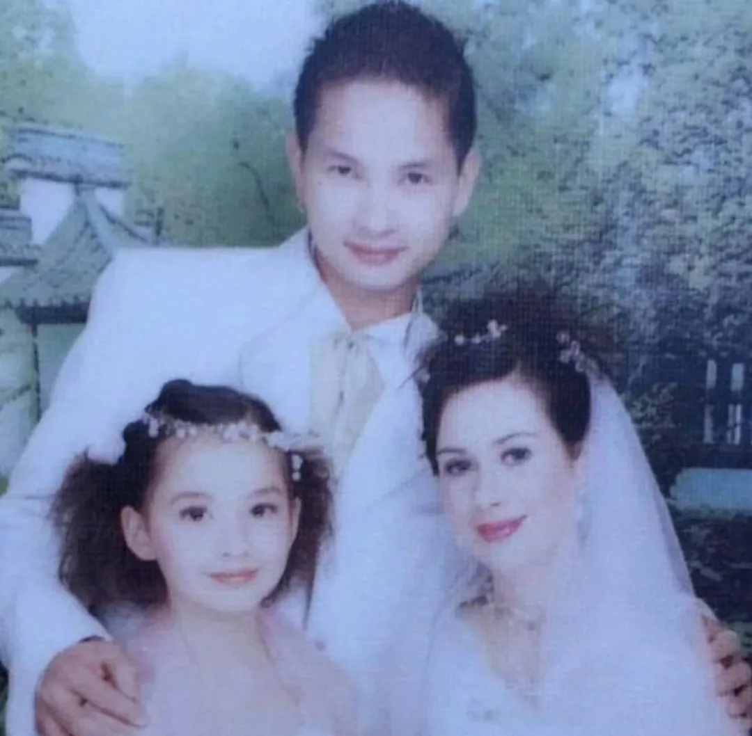 从前的港姐是贫家女孩的青云路,现在的港姐为何多是富家女……