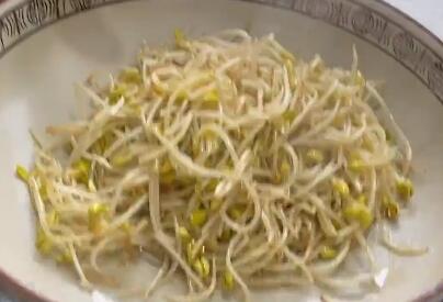 白鲢鱼，最便宜的鱼，被忽略的鱼，鱼肉细腻鲜美，家常美味烧制