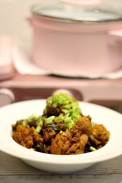 在家做鱼杂不能少了黄豆酱 20块钱1道肉菜 色泽酱红 酱香浓郁