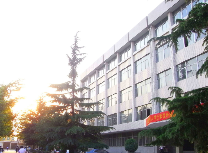 为什么大学期间都想当班干部？多半因这3个好处，网友：不早说