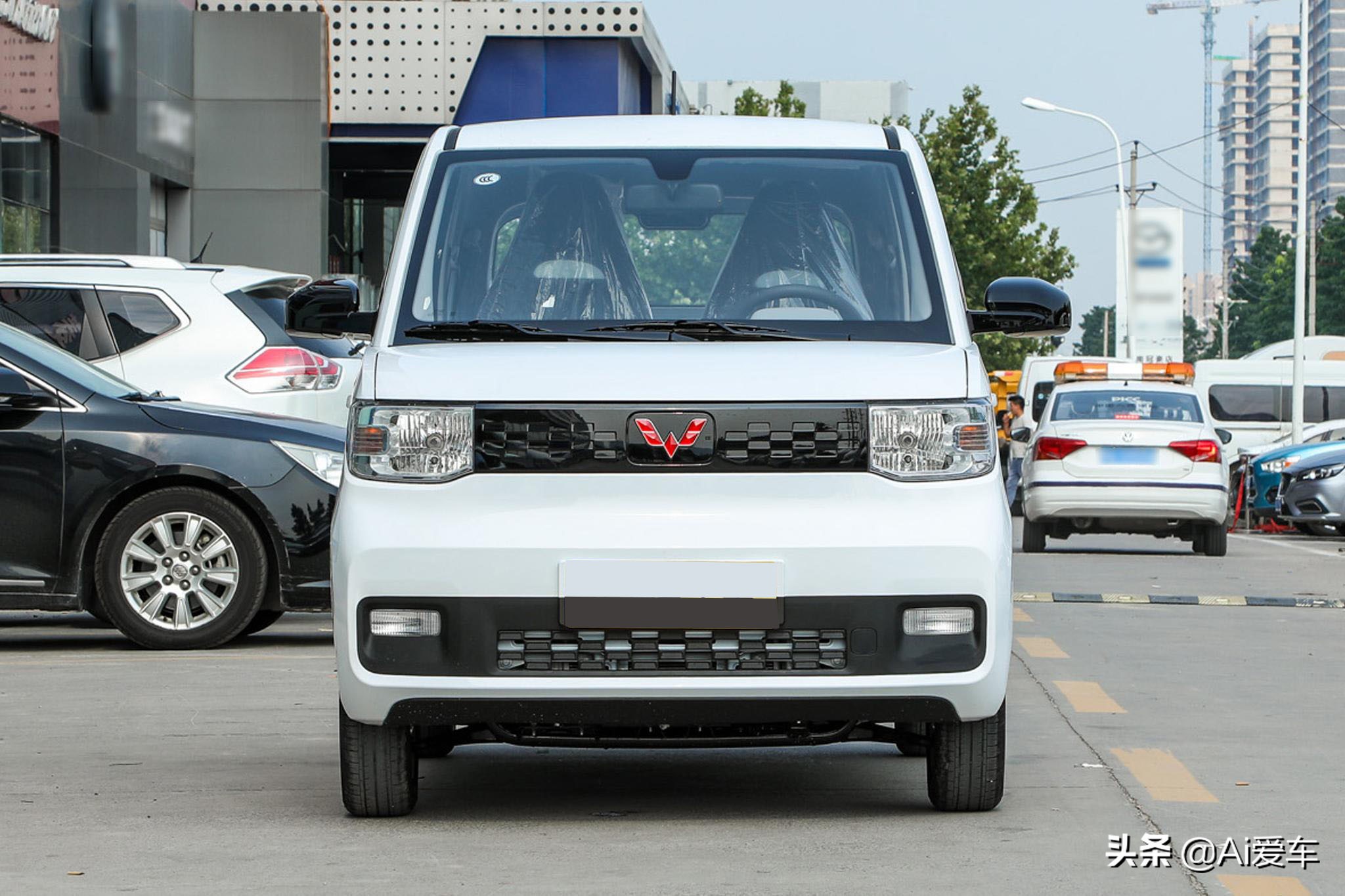 便宜不烧油，好养又省钱灵巧代步车，好开好停车，实拍宏光MINIEV