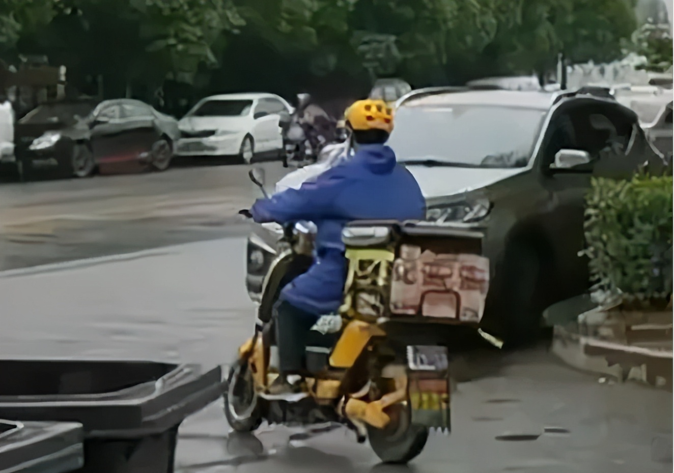 外卖小哥高考623分，点醒父母：别让孩子，赢在高考“死”在大学