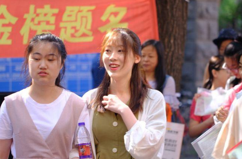 学生参加高考，家长有必要全程陪考吗？做错会影响高考成绩