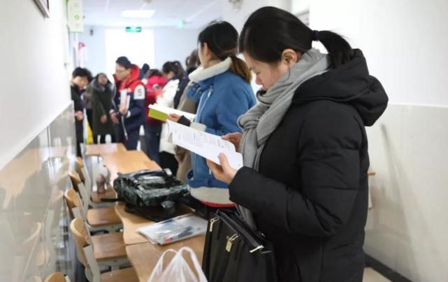 公务员“热门专业”出炉，报志愿选对专业，毕业后有机会端铁饭碗