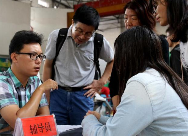 大学生入党谁说了算，其实决定权并不在辅导员手中，早了解有好处