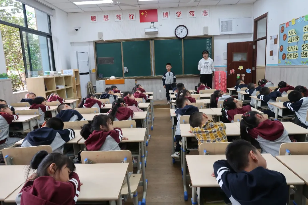 好习惯，伴成长——记华中附小一年级“一日常规”评比活动