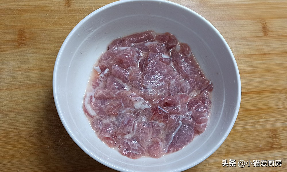 三鲜肉片汤这样做太香了，肉嫩汤鲜，冬天来一碗暖和，做法还简单